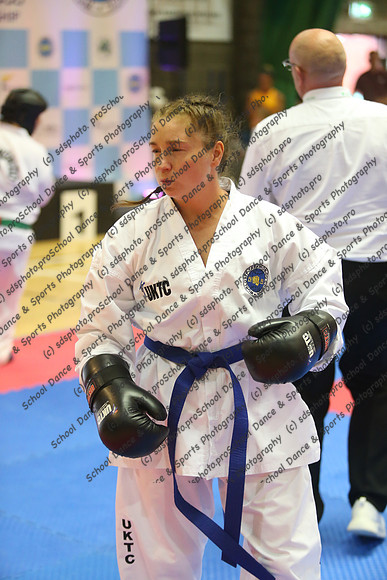 21574
