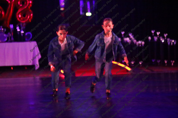 37520
