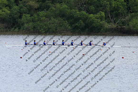 15586