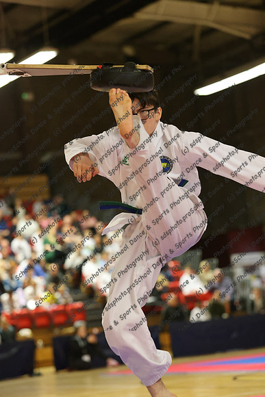 1018