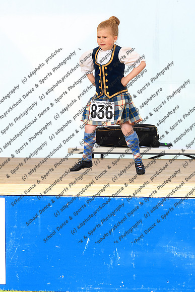 61156